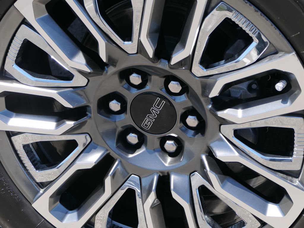 Used 2024 GMC Yukon Denali Ultimate AWD/4WD image 10