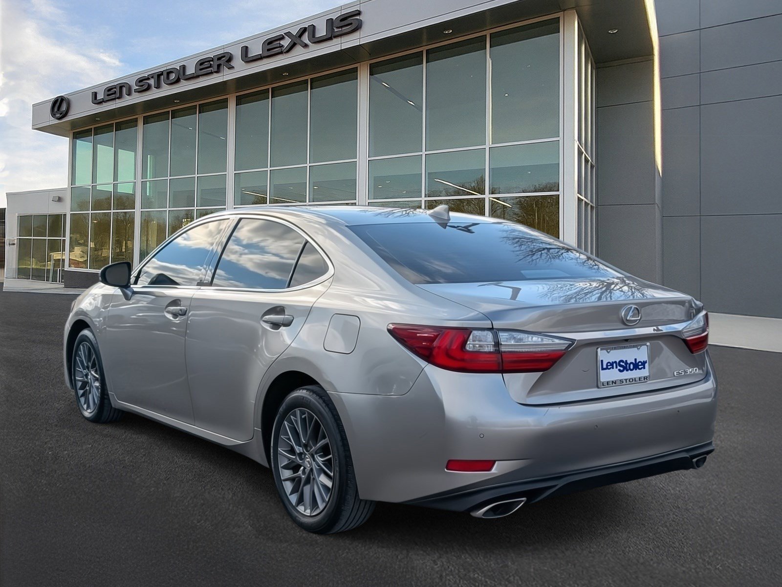 Used 2018 Lexus ES 350 w/ Navigation System Package image 5