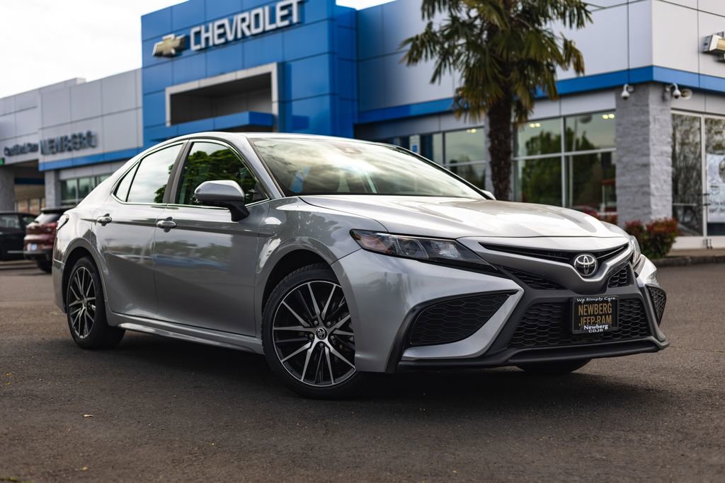 Used 2024 Toyota Camry SE