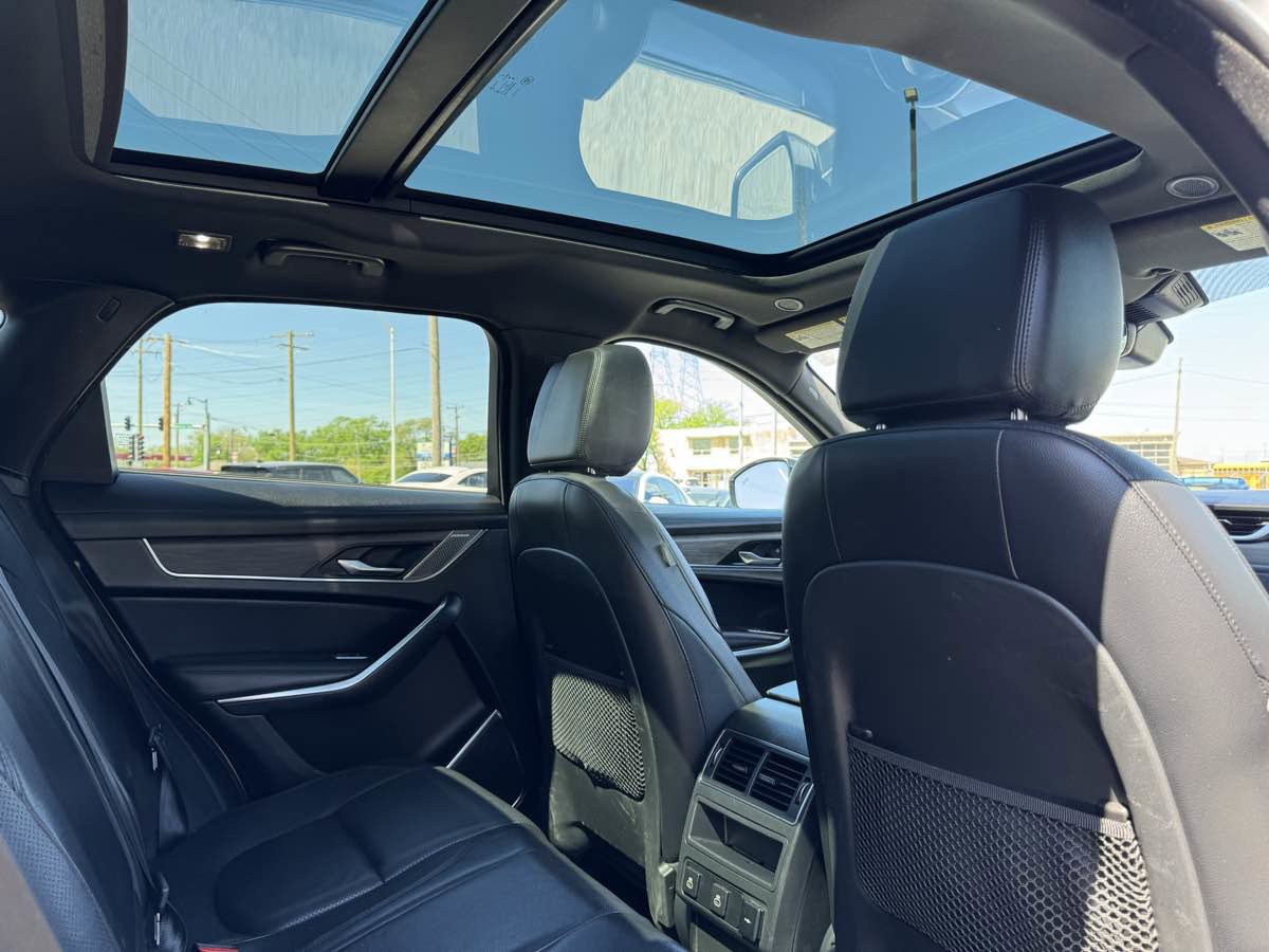 Used 2021 Jaguar F-PACE S AWD/4WD image 34
