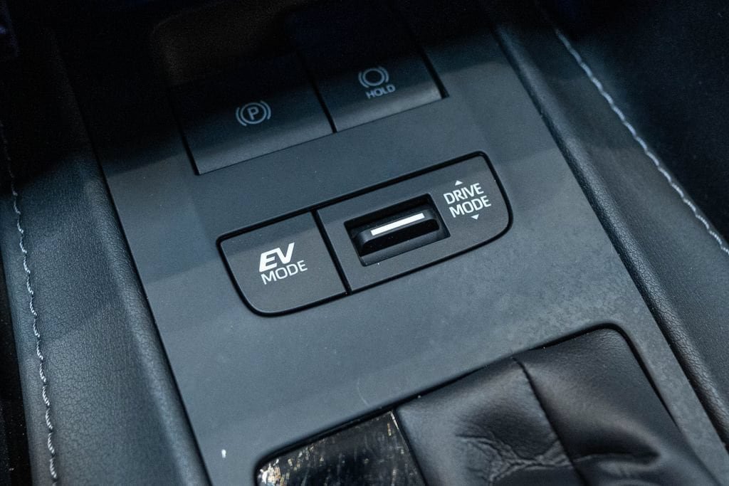 Certified 2024 Toyota Venza LE AWD/4WD image 24