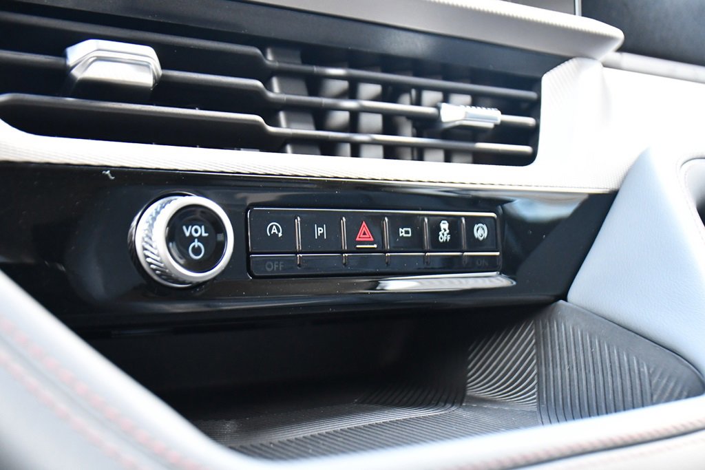 Used 2025 Ford Explorer Active w/ Active Comfort Package image 30