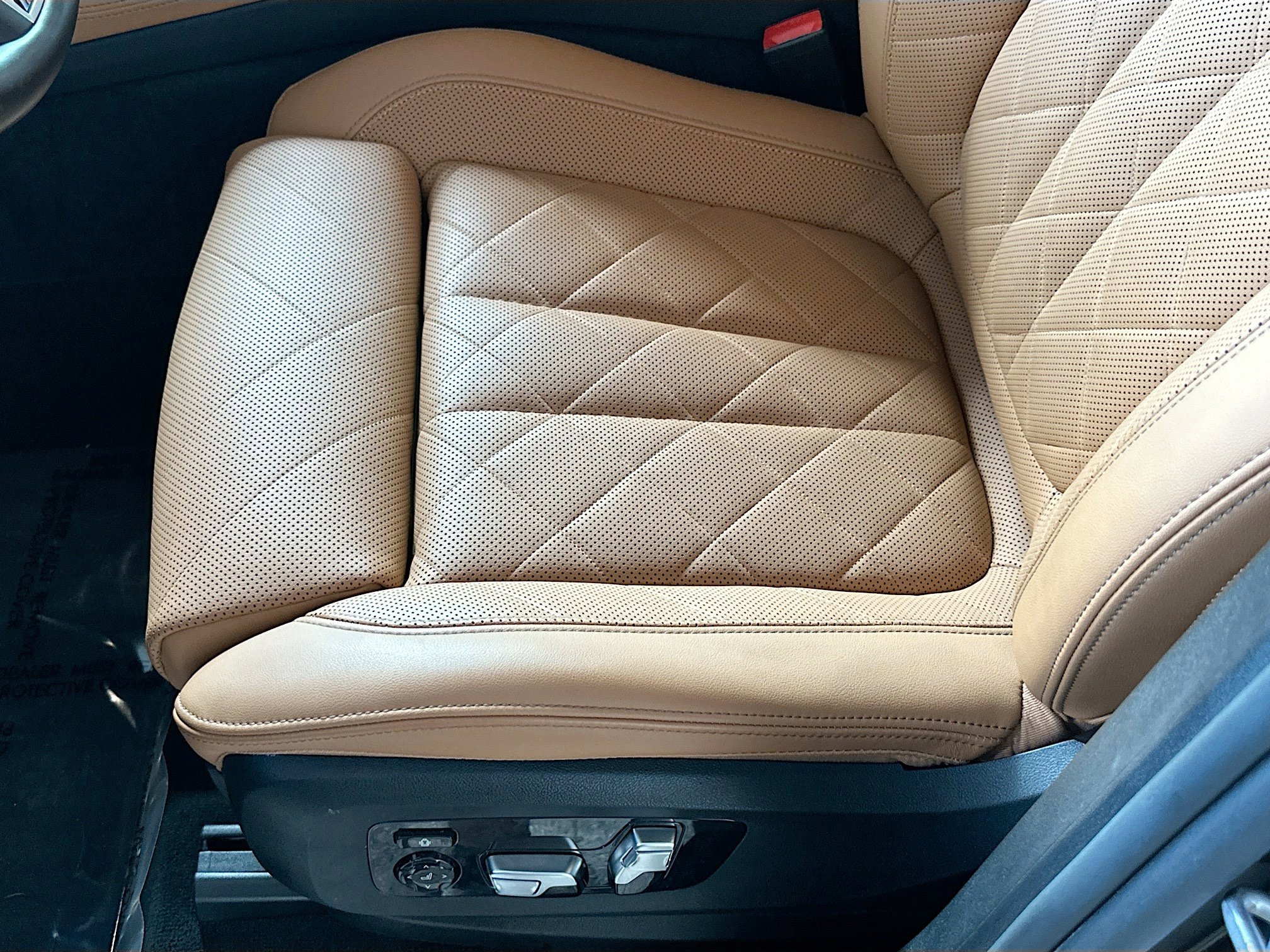 Certified 2025 BMW X5 M60i w/ Executive Package image 20