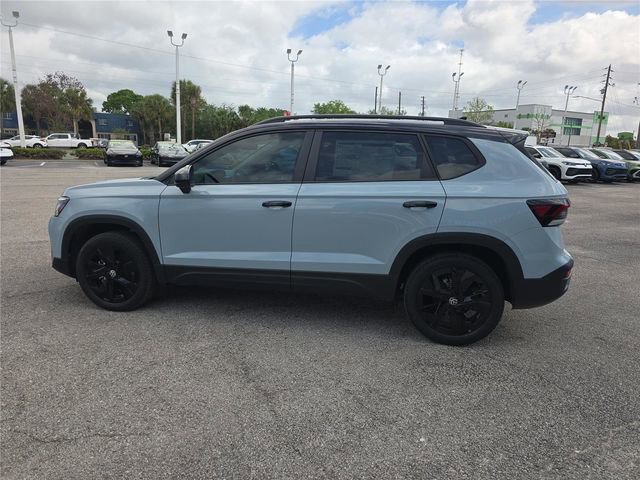 New 2026 Volkswagen Taos SE FWD image 6