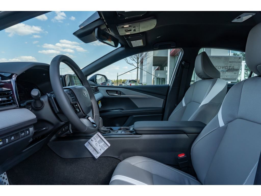 Used 2026 Toyota Camry SE FWD image 11