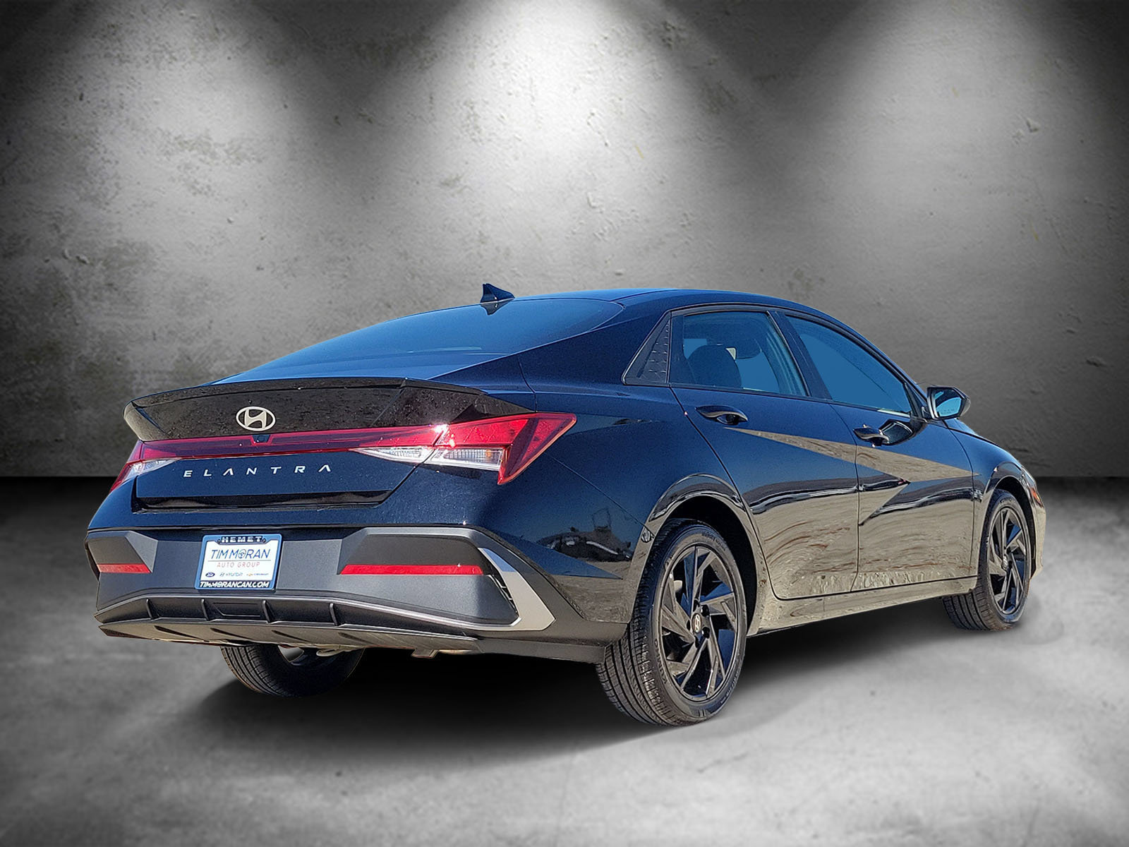New 2026 Hyundai Elantra SEL Sport FWD image 3