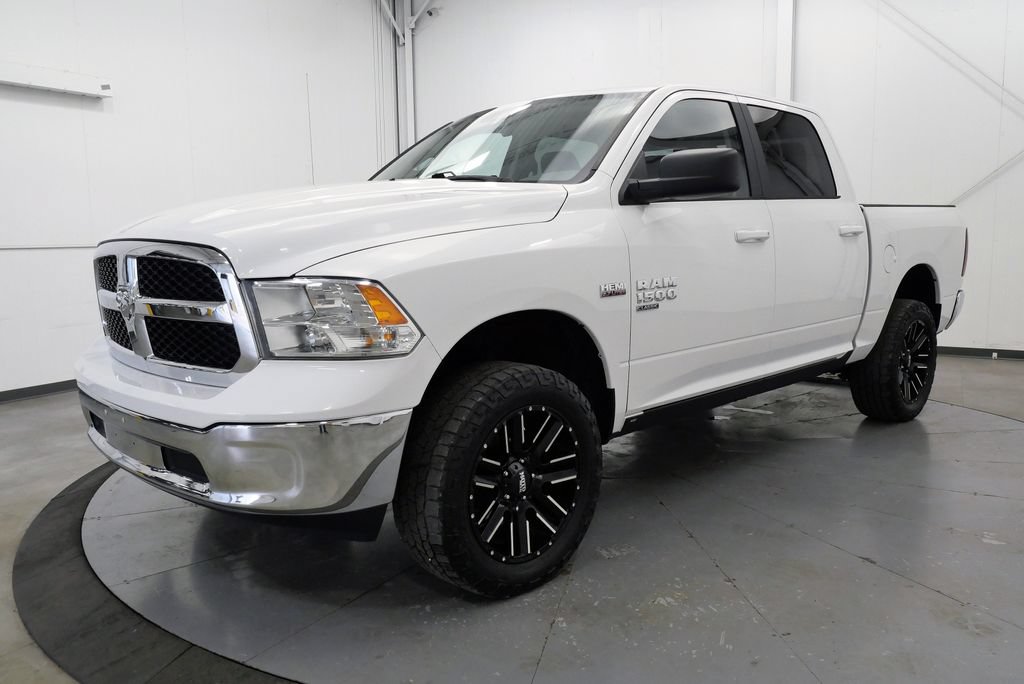 Used 2019 RAM 1500 Classic SLT AWD/4WD image 3