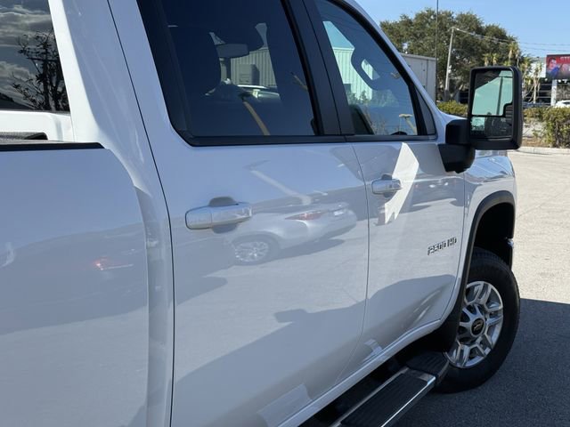 Used 2025 Chevrolet Silverado 2500 LT w/ Convenience Package image 9