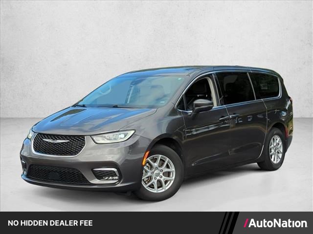 Used 2023 Chrysler Pacifica Touring-L
