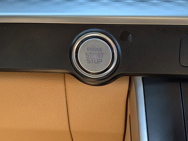 Used 2024 Kia Carnival LX FWD image 30