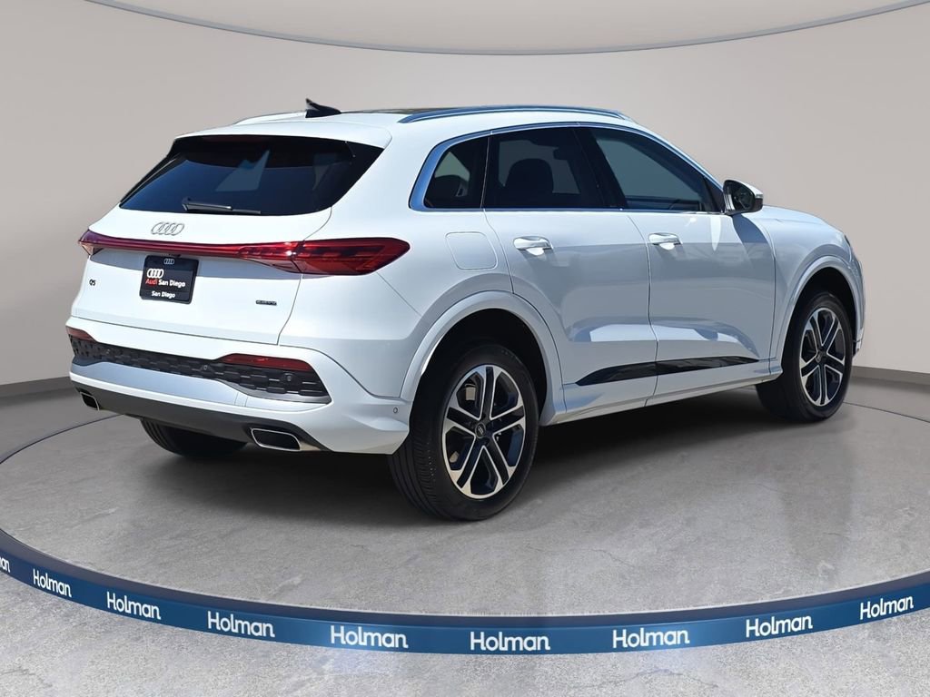 Certified 2025 Audi Q5 Premium w/ Convenience Package image 5