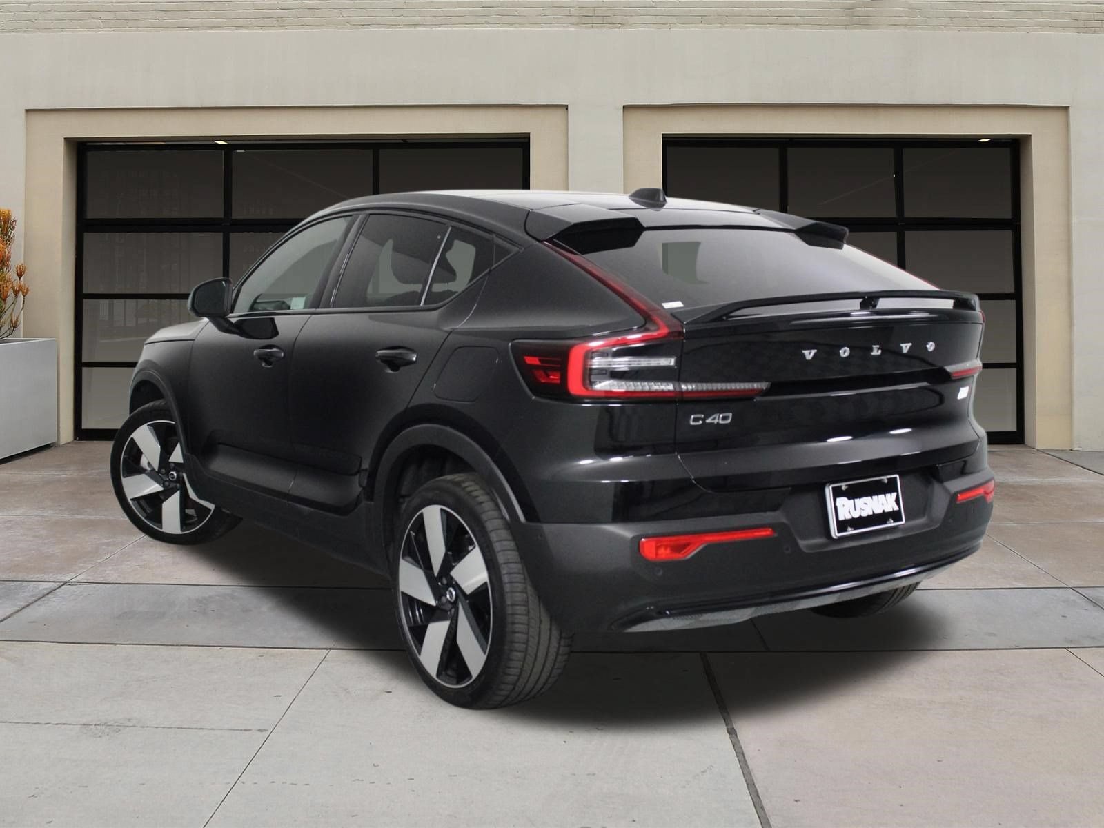 Certified 2023 Volvo C40 P8 Recharge Ultimate w/ Protection Package Premier AWD/4WD image 2