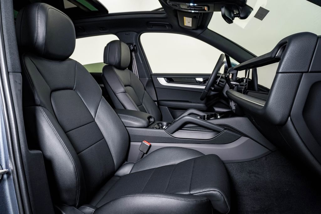 New 2026 Porsche Cayenne AWD/4WD image 15