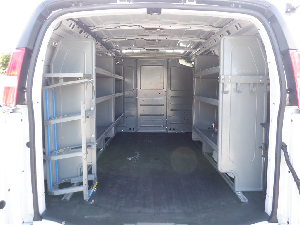 Used 2023 GMC Savana 2500 w/ Driver Convenience Package image 5