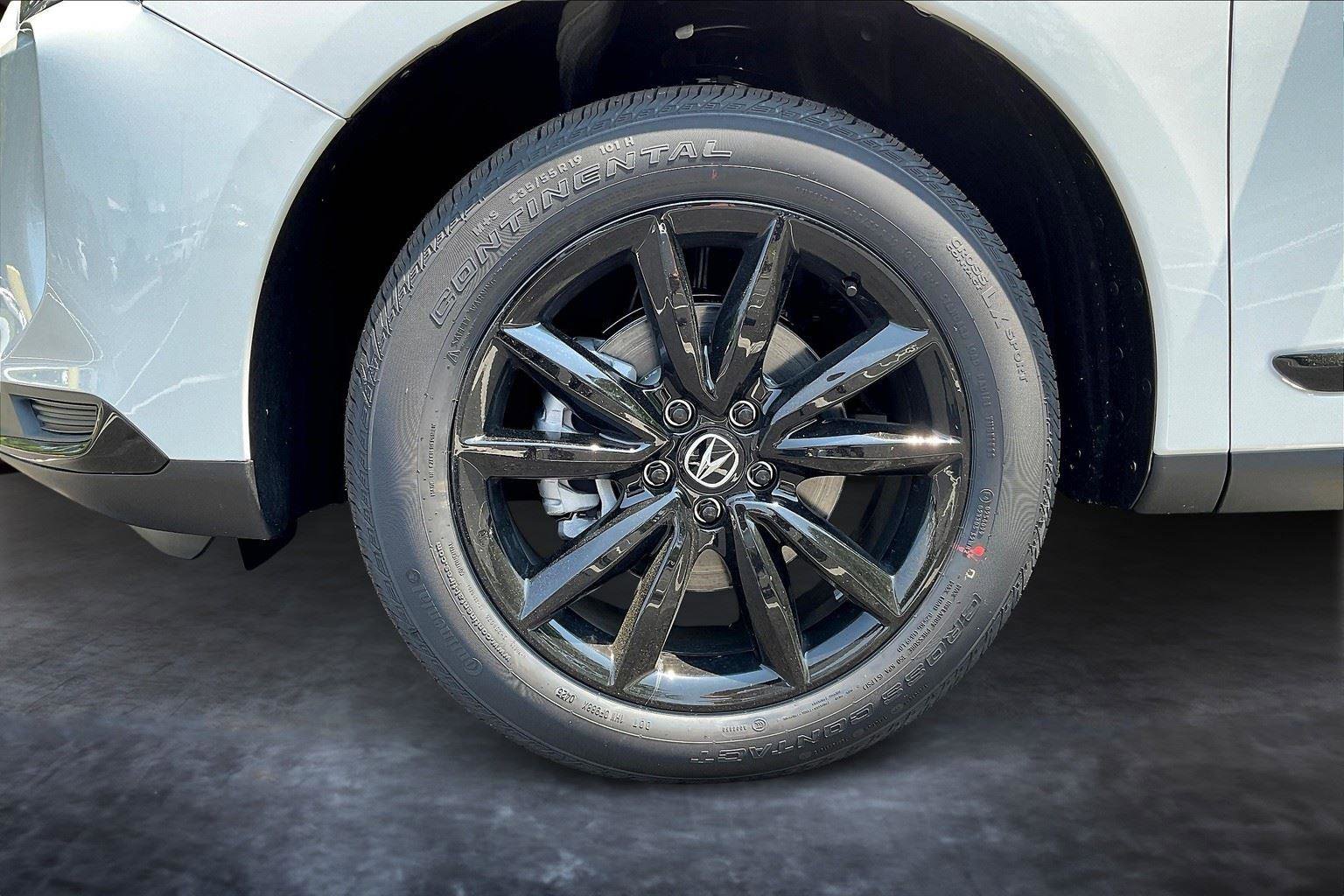 New 2025 Acura RDX SH-AWD image 12