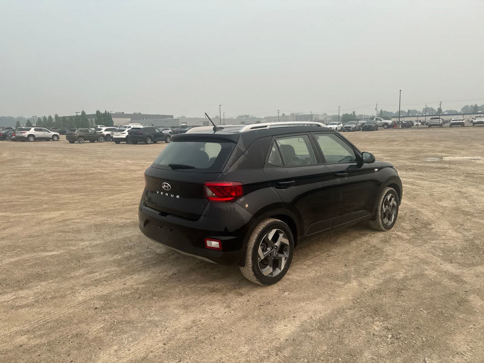 Used 2023 Hyundai Venue SEL FWD image 7
