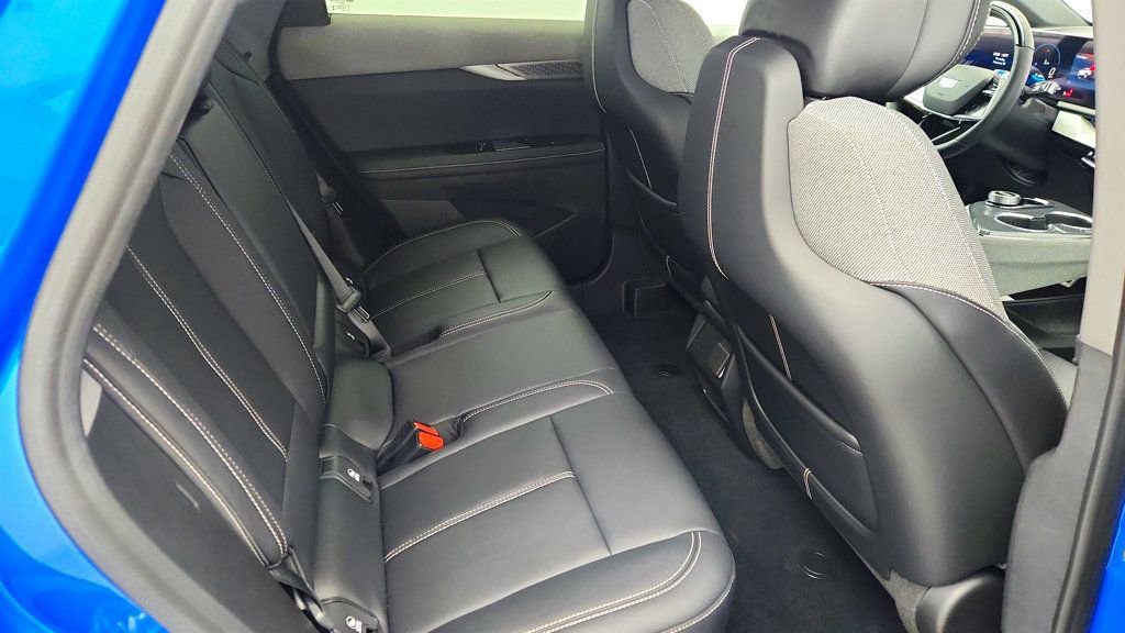 Used 2025 Cadillac Optiq Luxury 1 image 22