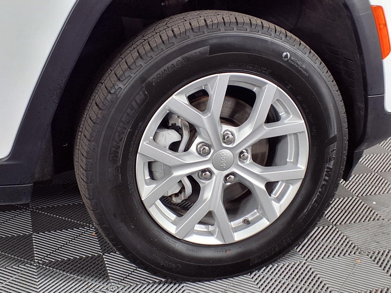 Used 2024 Jeep Grand Cherokee Limited AWD/4WD image 33
