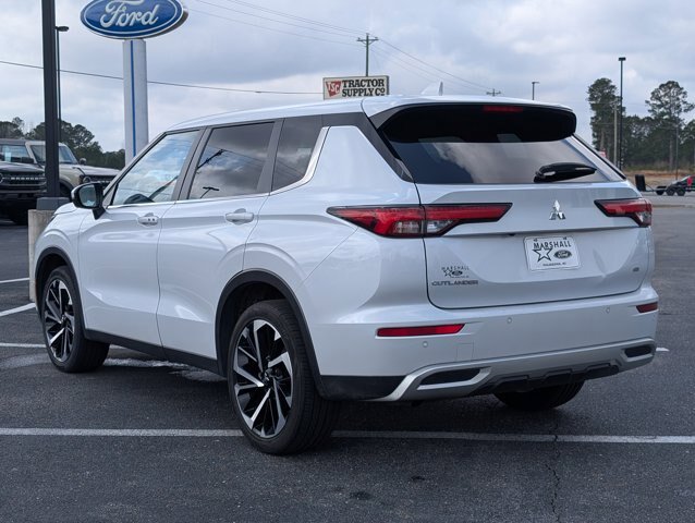 Used 2024 Mitsubishi Outlander SE AWD/4WD image 3