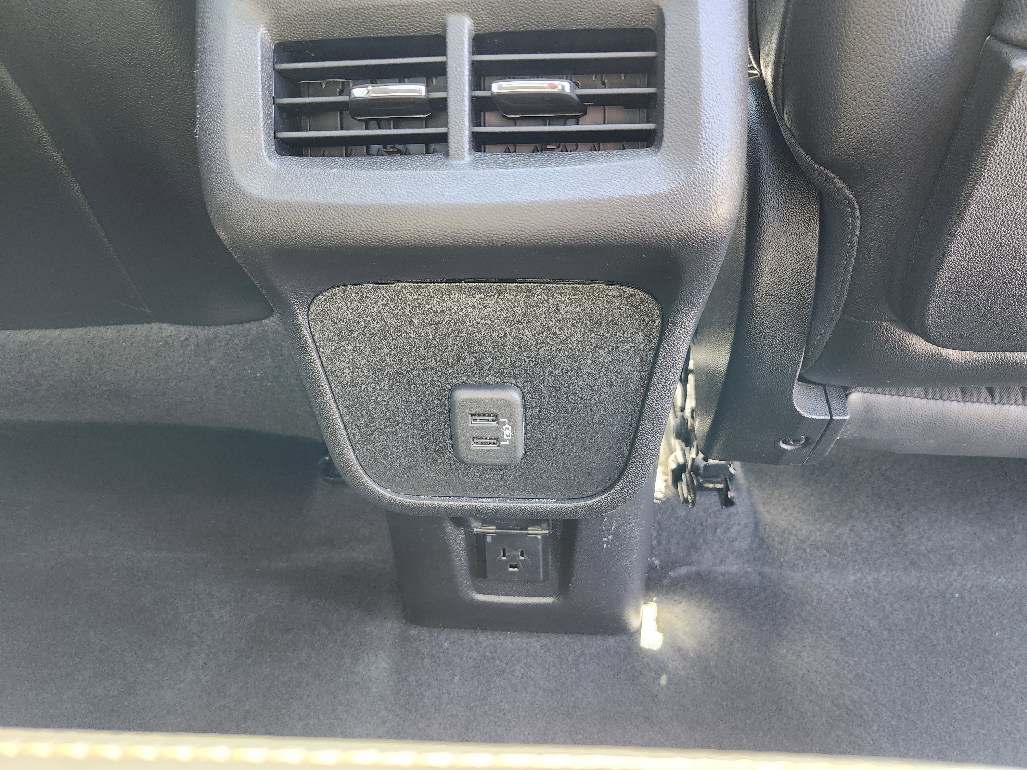 Used 2022 GMC Terrain AT4 w/ Infotainment Package II AWD/4WD image 22