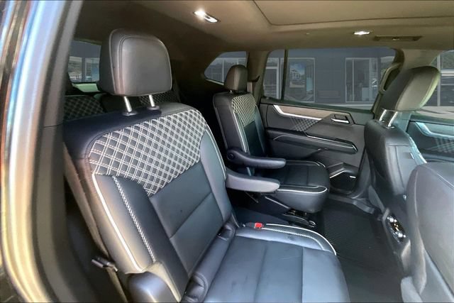 Used 2025 GMC Acadia Denali w/ LPO, Floor Liner Package AWD/4WD image 25