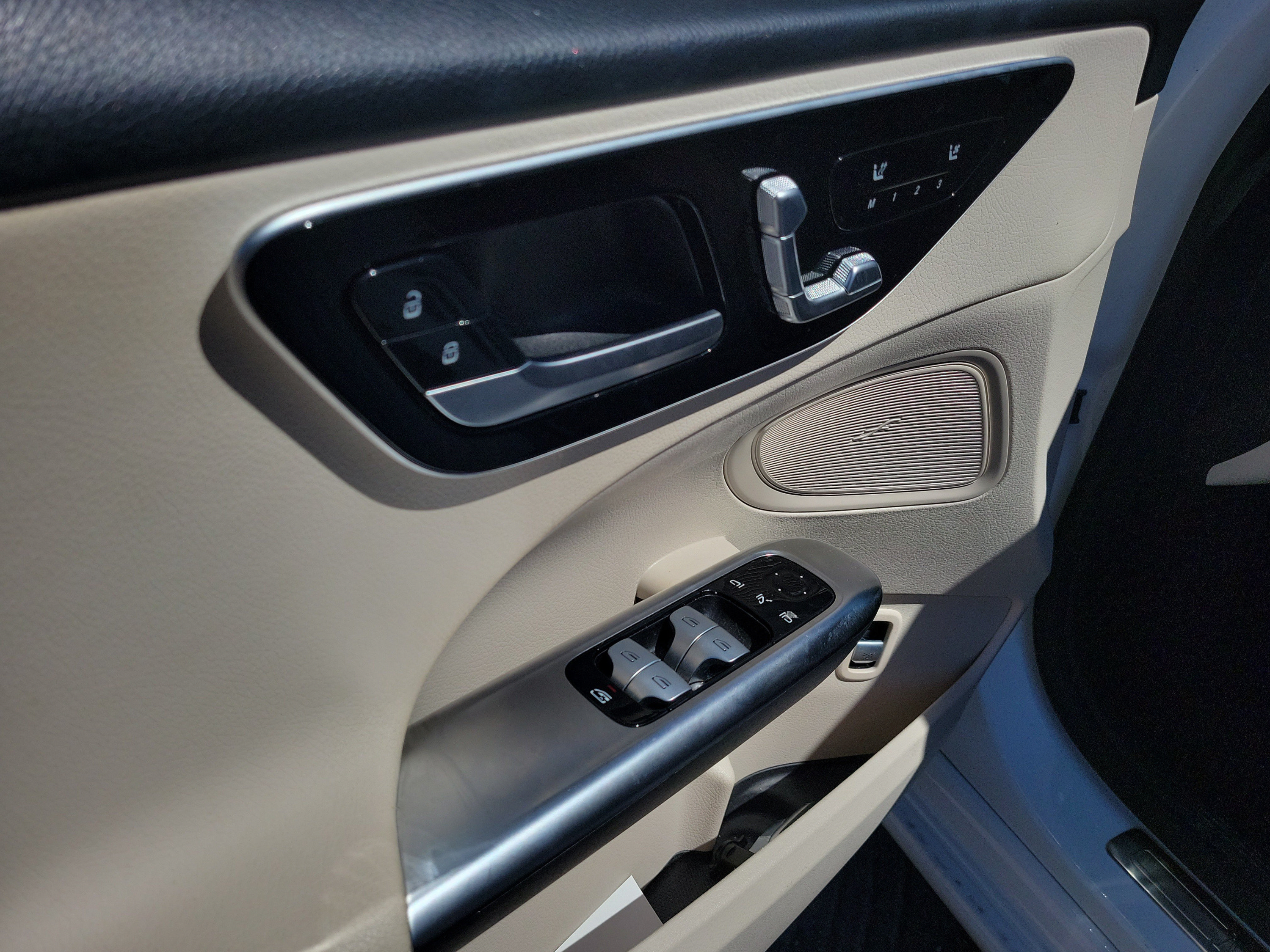 Used 2024 Mercedes-Benz C 300 Sedan image 17