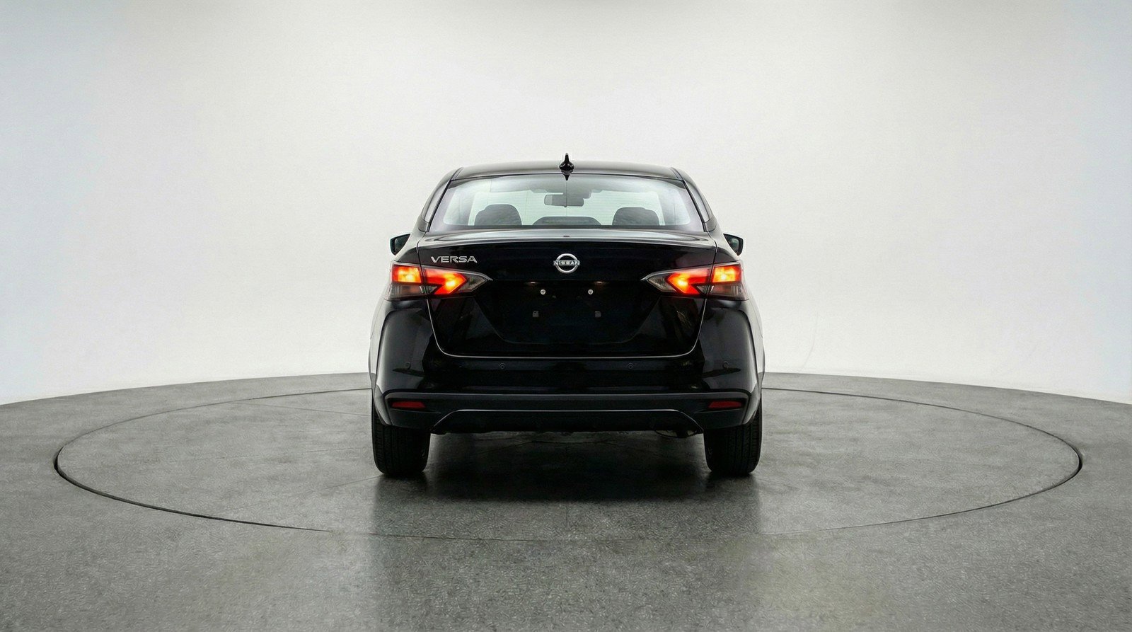 Used 2025 Nissan Versa SV image 7