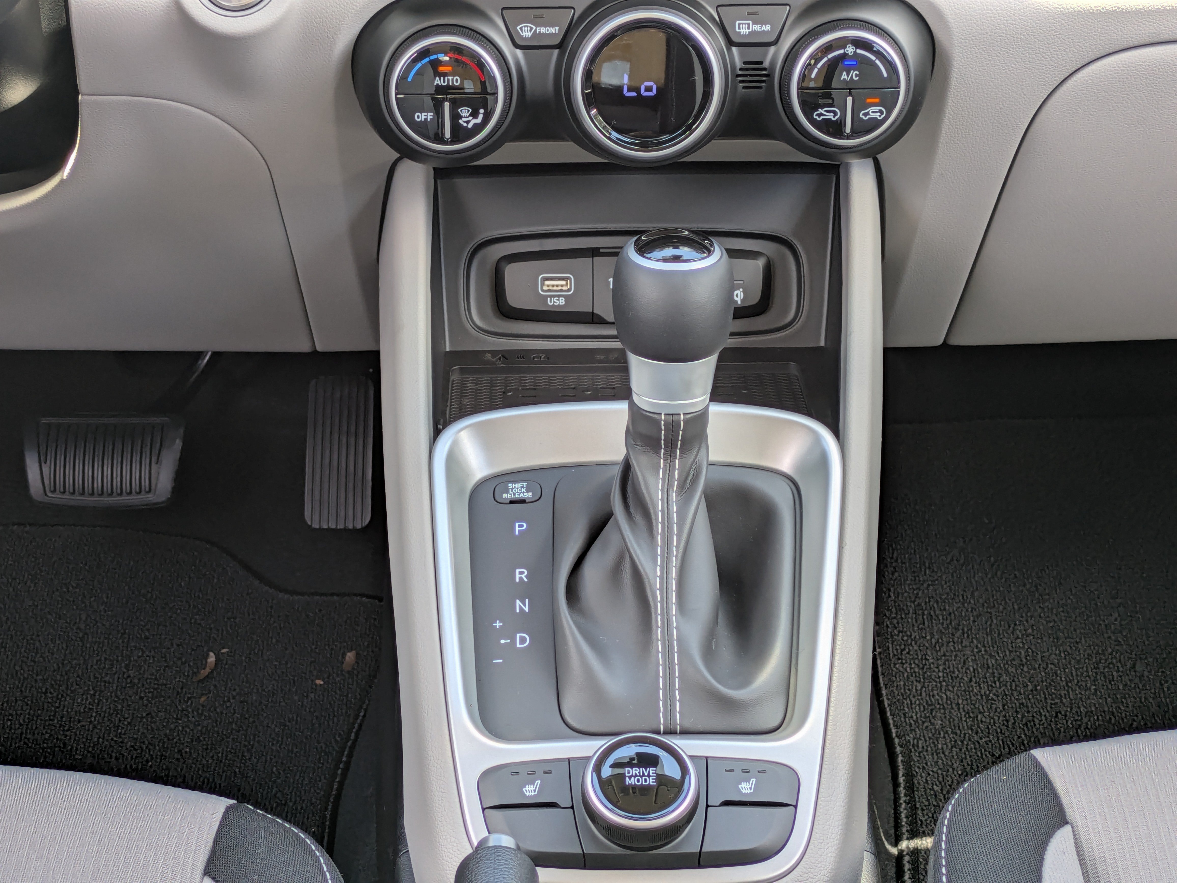 New 2026 Hyundai Venue SEL FWD image 16