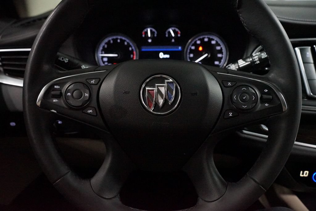 Used 2020 Buick Enclave Essence FWD image 12
