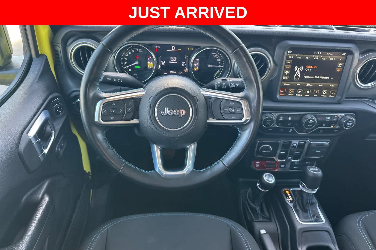 Used 2022 Jeep Wrangler Unlimited Rubicon 4xe w/ Cold Weather Group AWD/4WD image 15