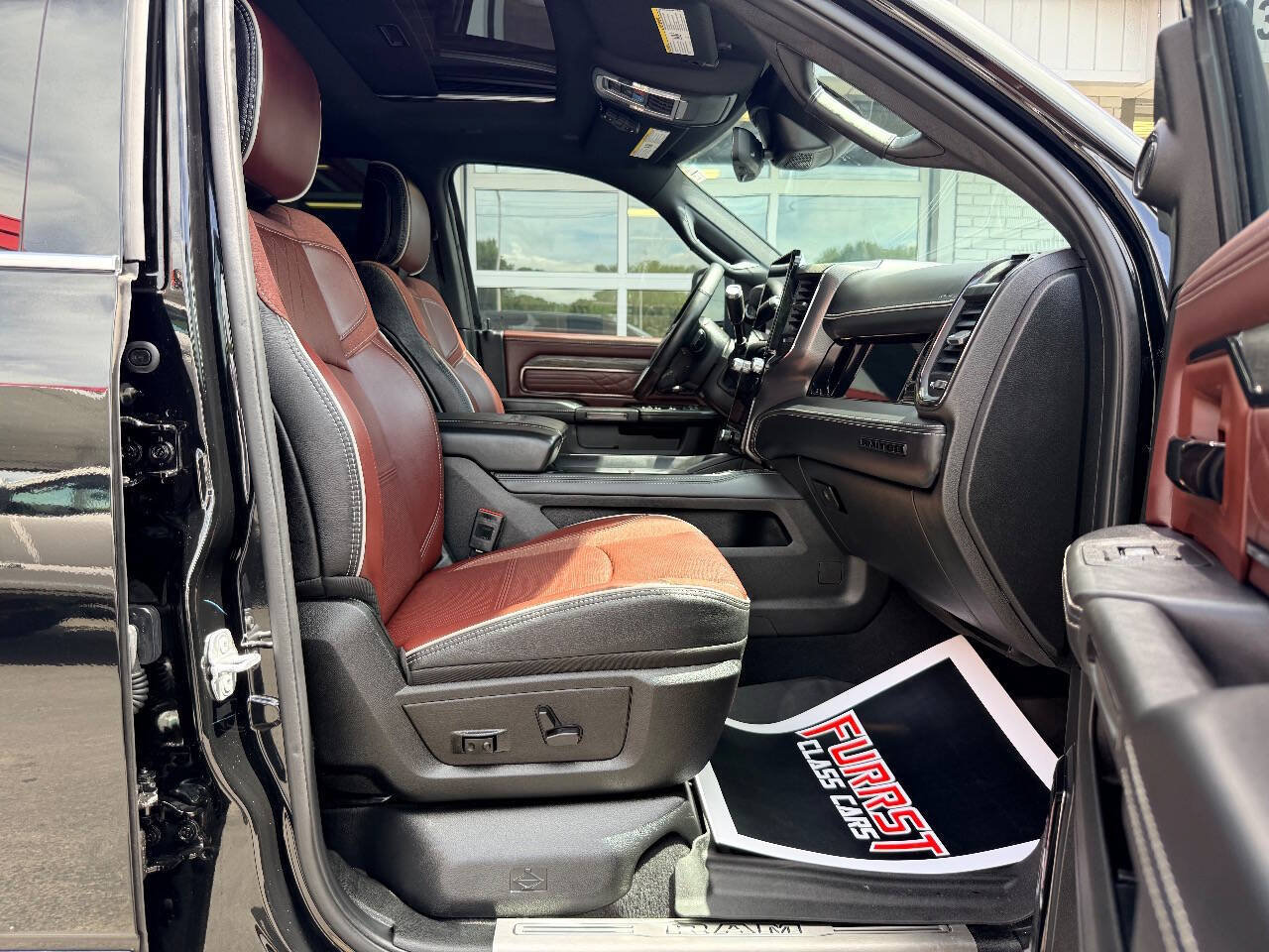 Used 2025 RAM 2500 Limited AWD/4WD image 44