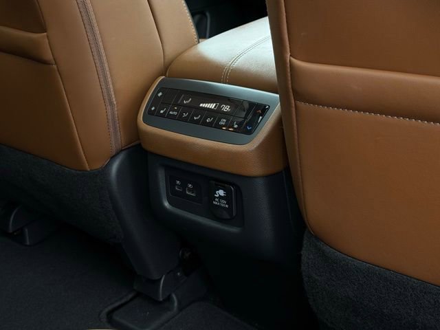 Used 2023 Nissan Pathfinder Platinum w/ Cargo Package image 24