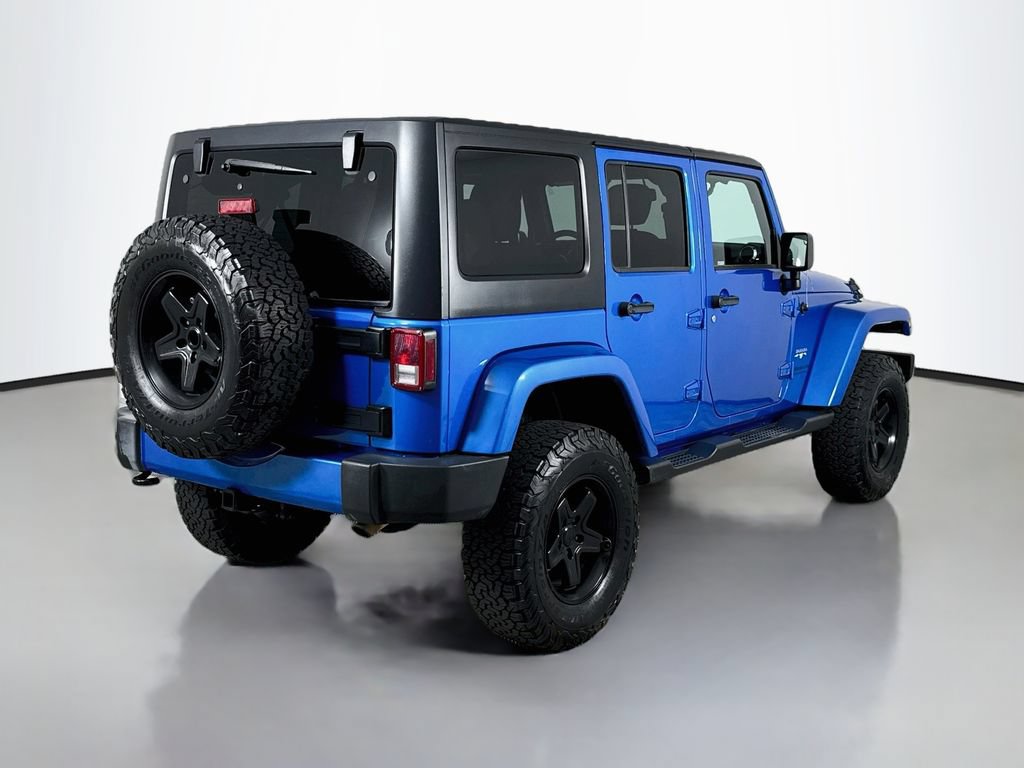 Used 2016 Jeep Wrangler Unlimited Sahara w/ Max Tow Package AWD/4WD image 5