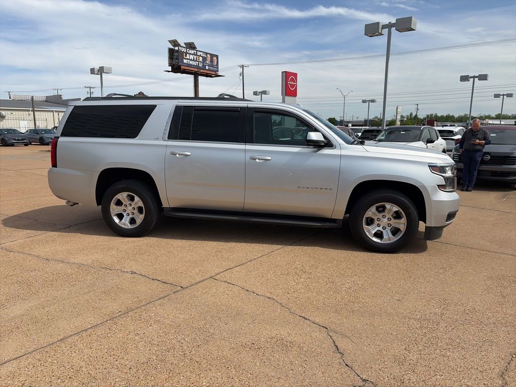 Used 2016 Chevrolet Suburban LS RWD image 5