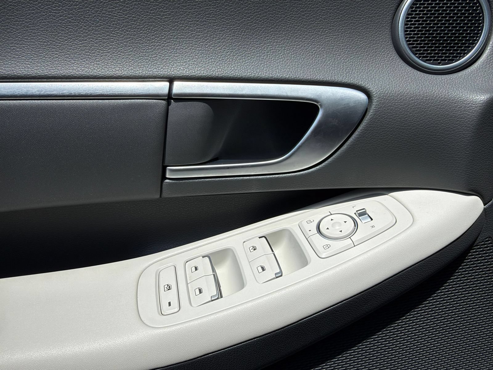 Used 2026 Hyundai Sonata Blue FWD image 18
