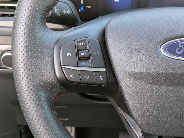 Used 2025 Ford Escape ST-Line image 13