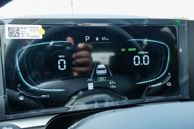 New 2026 Kia Niro LX FWD image 25