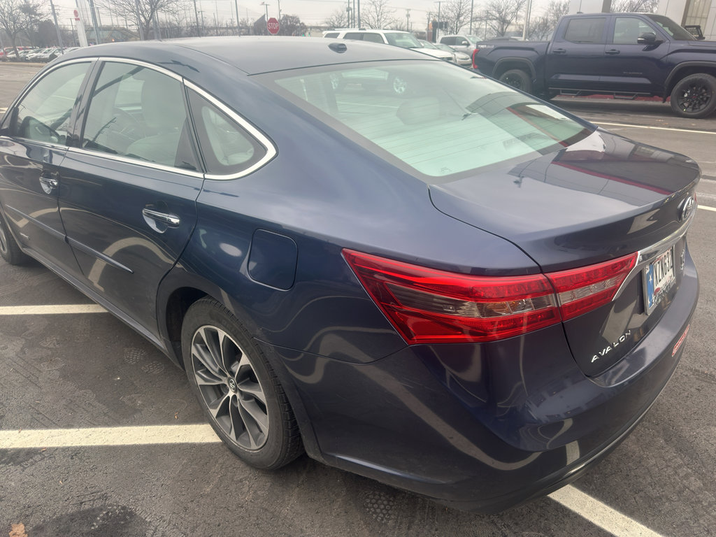 Used 2016 Toyota Avalon XLE Plus image 5