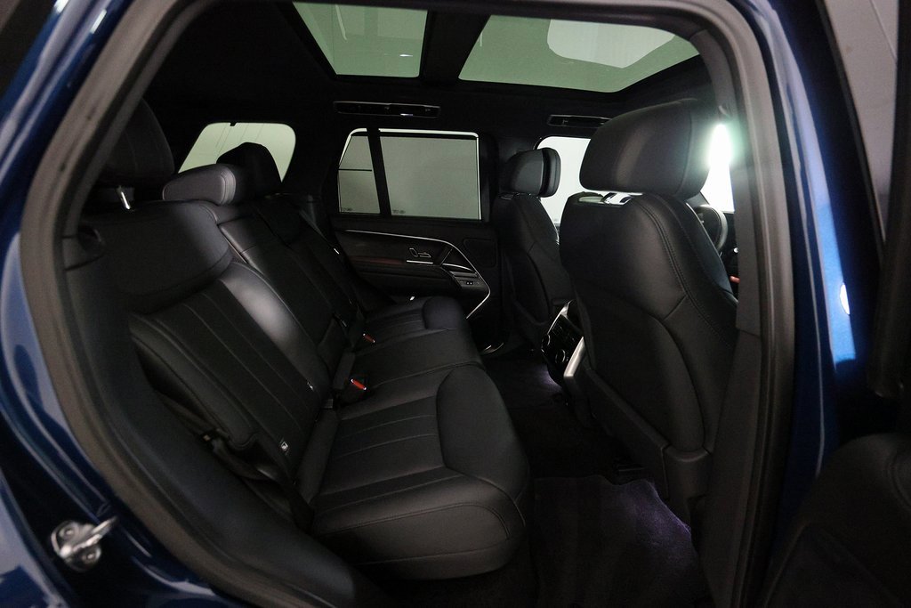 Used 2025 Land Rover Range Rover SE image 14