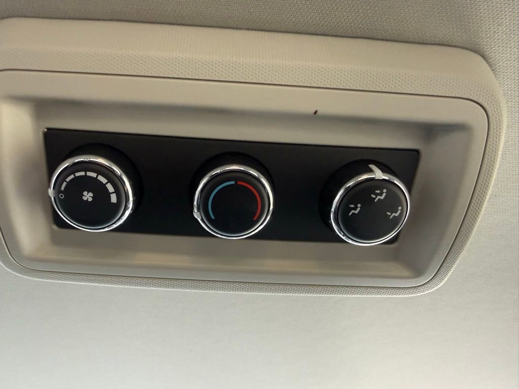 Used 2018 Dodge Grand Caravan SE w/ UConnect Hands-Free Group image 48