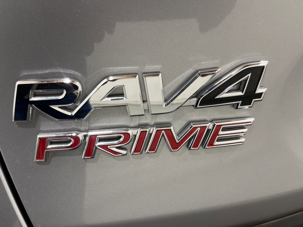 Used 2023 Toyota RAV4 SE w/ Weather & Moonroof Package image 28