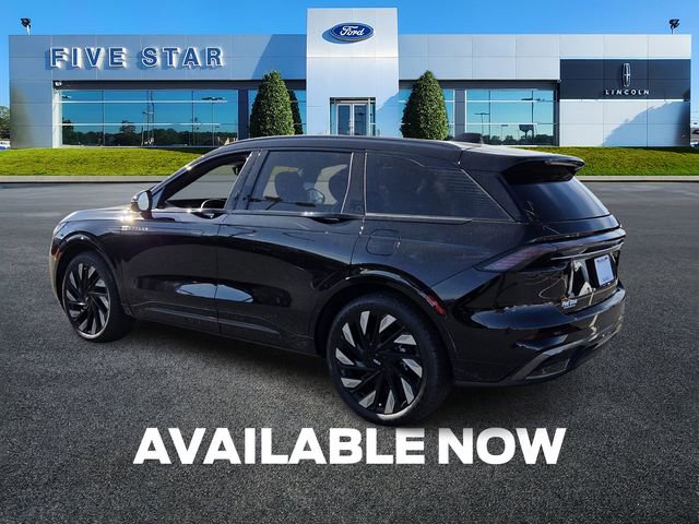 Used 2025 Lincoln Nautilus Reserve w/ Jet Appearance Package image 5