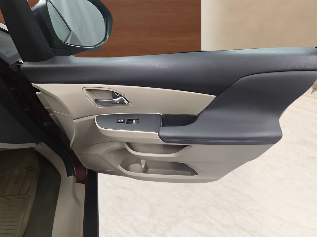 Used 2016 Honda Odyssey SE image 24