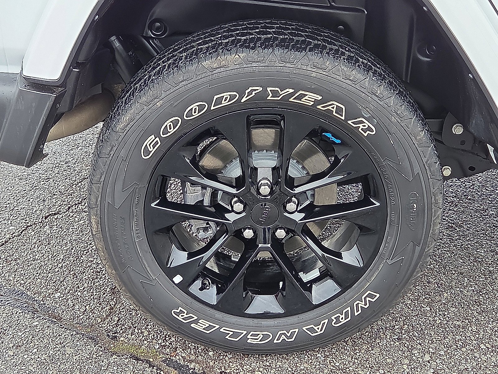 Used 2022 Jeep Wrangler Unlimited Sahara w/ Cold Weather Group image 7