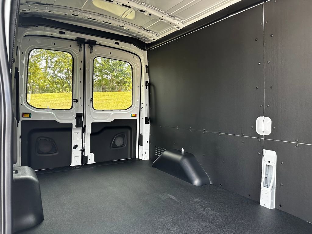 New 2026 Ford Transit 250 148 Medium Roof w/ Load Area Protection Package image 30