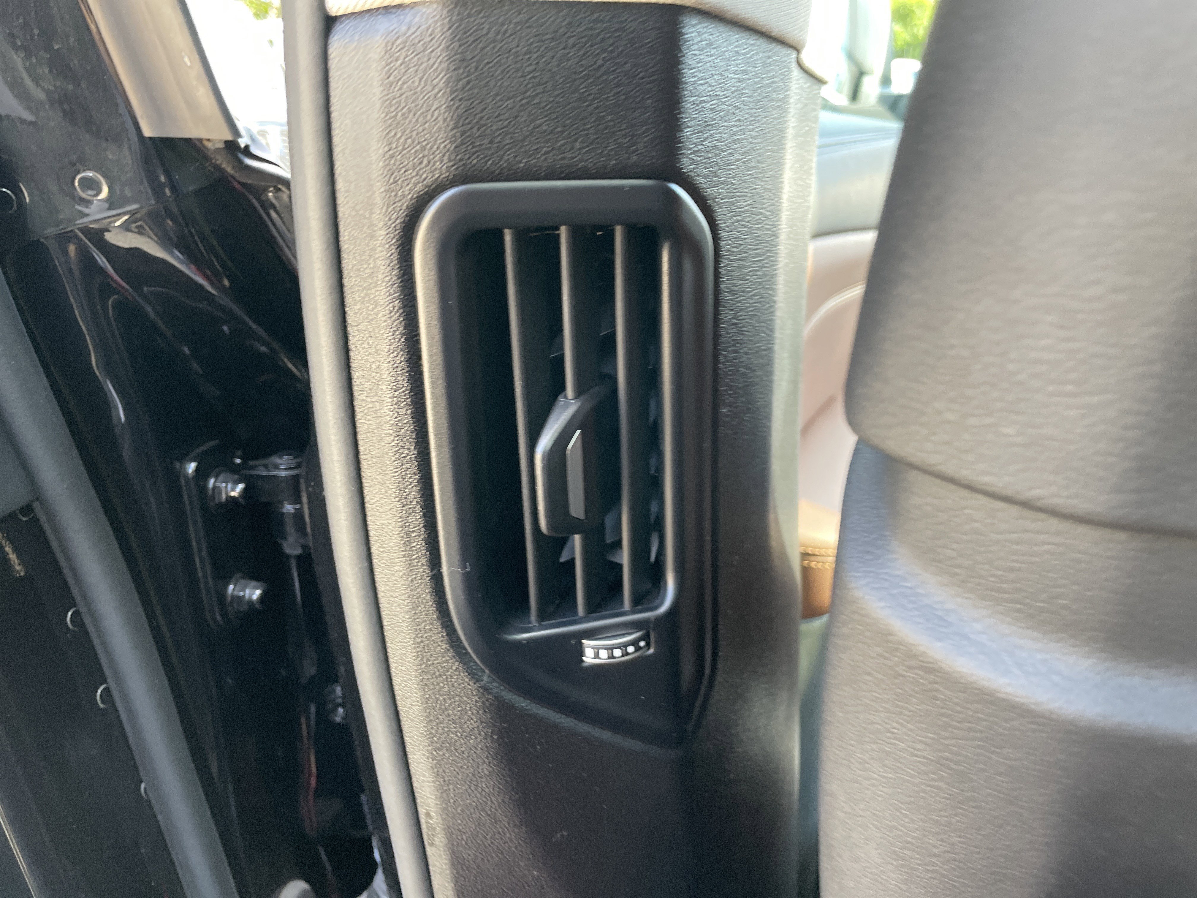 Used 2023 BMW X7 xDrive40i w/ Parking Assistance Package image 43