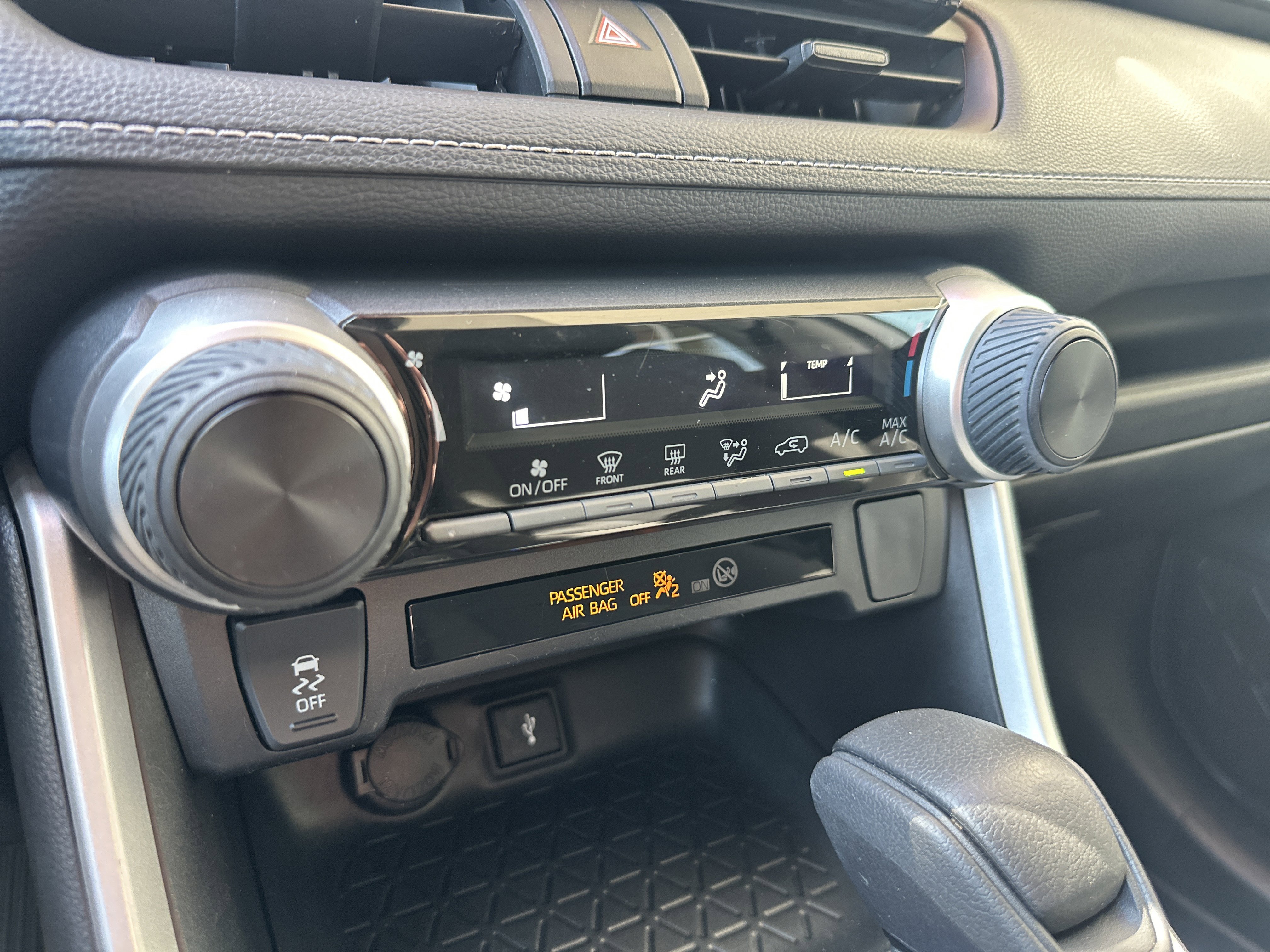 Certified 2022 Toyota RAV4 LE FWD image 32