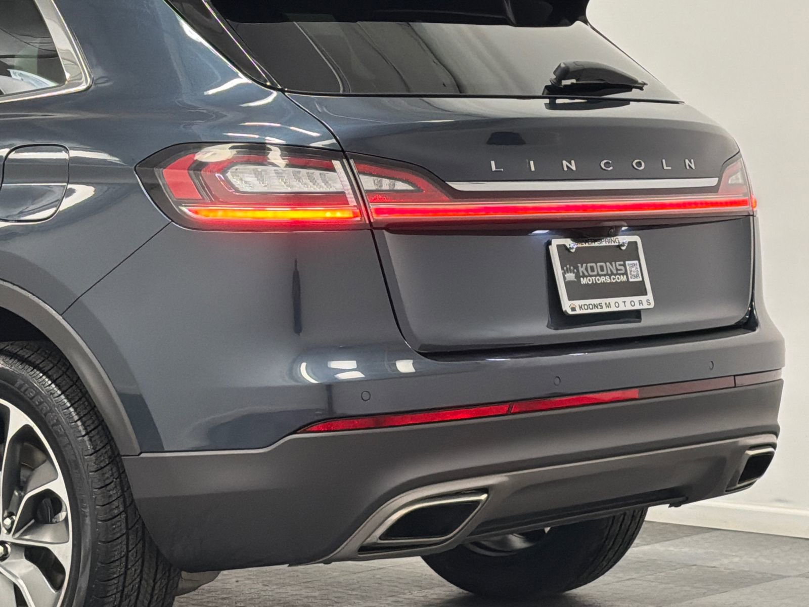 Used 2022 Lincoln Nautilus Reserve image 6