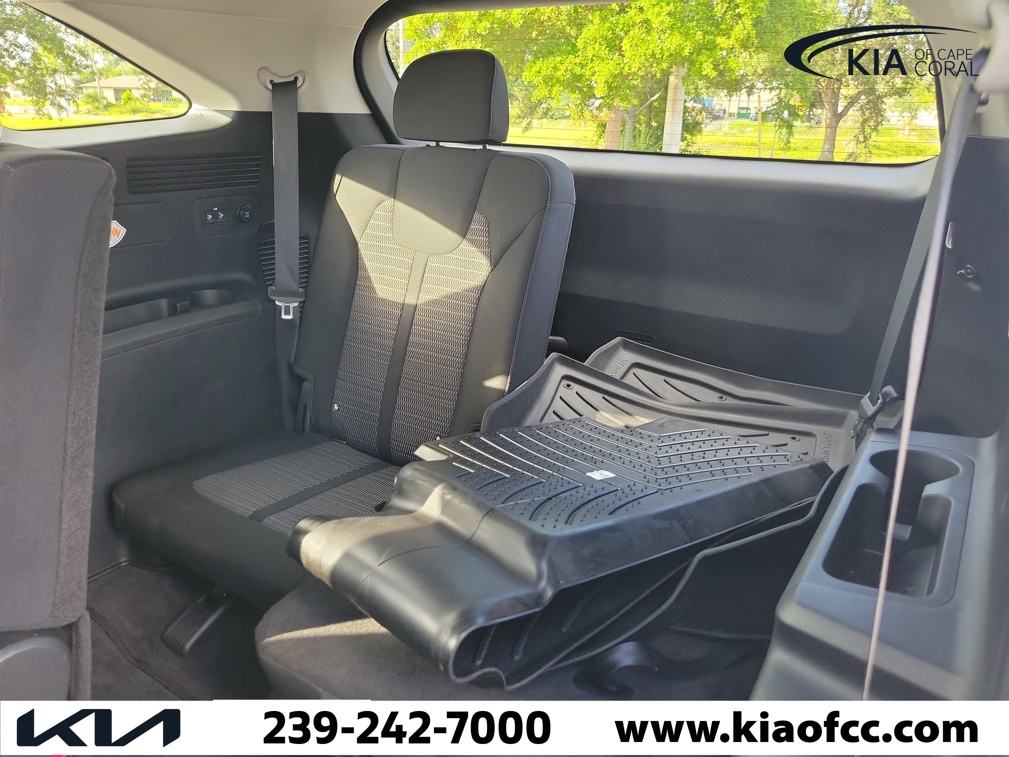 Used 2025 Kia Sorento LX FWD image 12