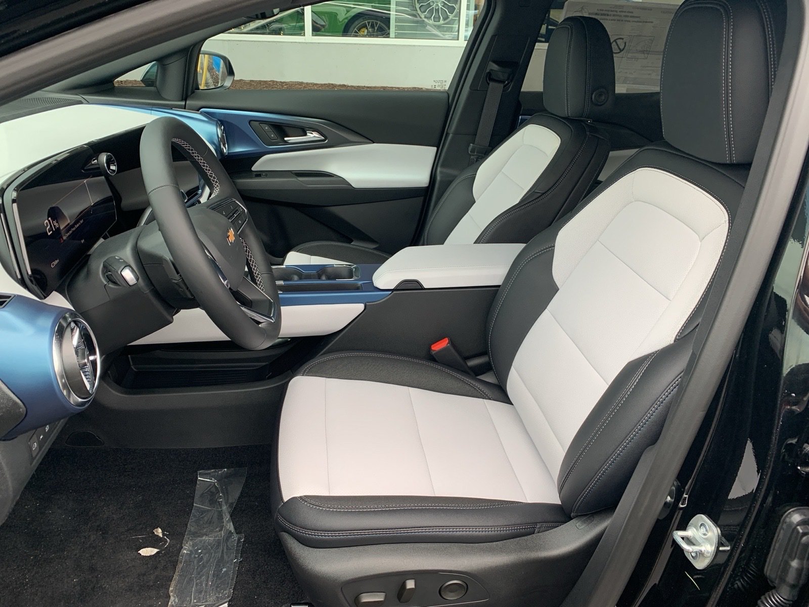 New 2026 Chevrolet Equinox EV LT FWD image 17